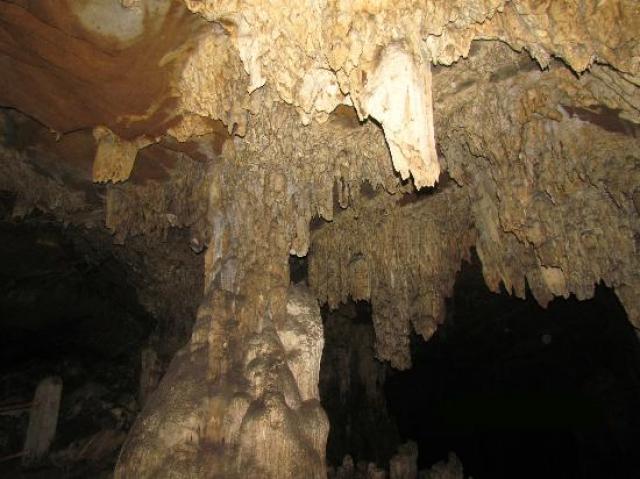 Kutumsar Cave